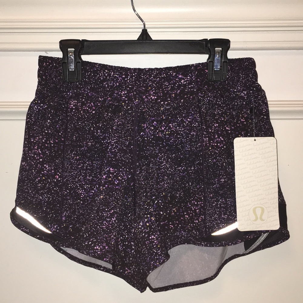 Lululemon Hotty Hot Short II Long Sz 6